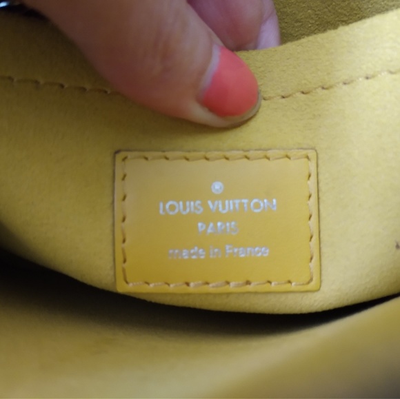 Authentic Louis Vuitton Neverfull Pochette Pouch - Picture 6 of 10